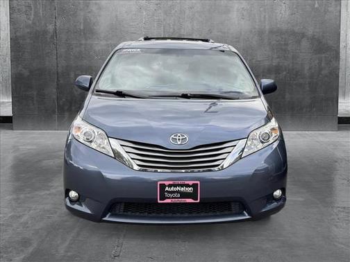 2017 Toyota Sienna XLE Premium