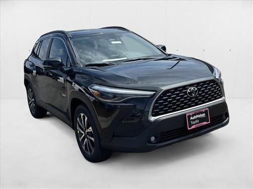 2025 Toyota Corolla Cross XLE