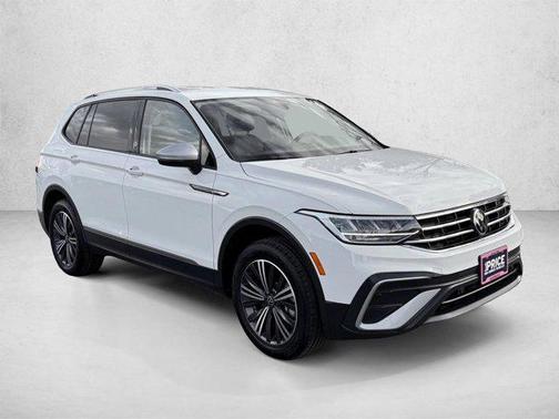 Deep Black Pearl 2024 Volkswagen Tiguan 2.0T Wolfsburg Edition
