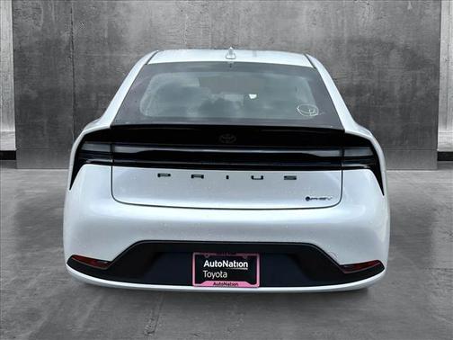 2025 Toyota Prius L