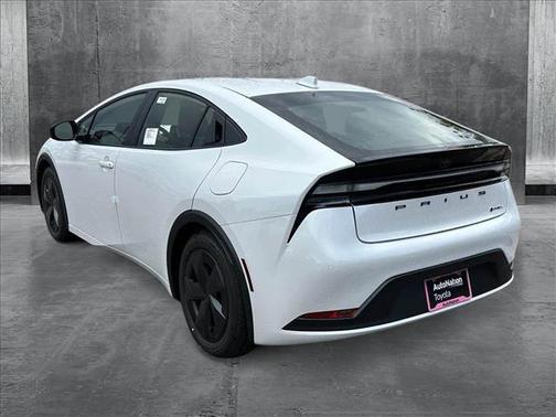 2025 Toyota Prius L