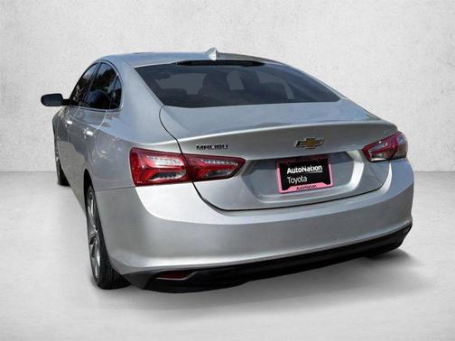 Silver Ice Metallic 2020 Chevrolet Malibu FWD LT