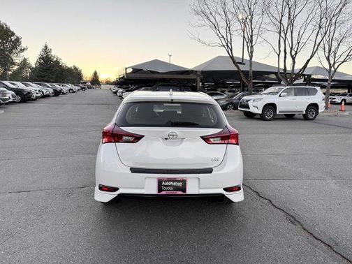 2016 Scion iM 5dr HB Man