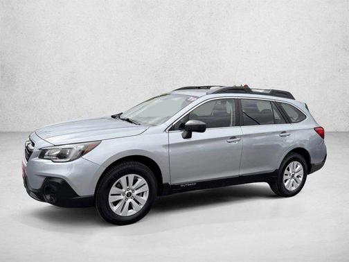 Ice Silver Metallic 2019 Subaru Outback 2.5i