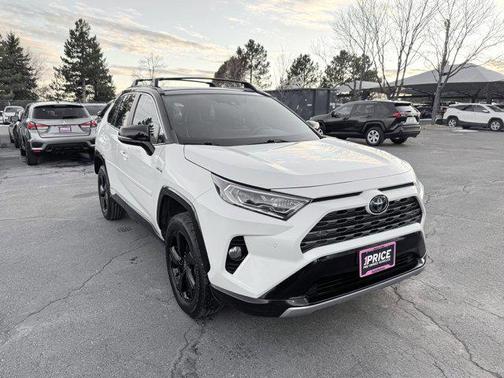 2021 Toyota RAV4 Hybrid SE