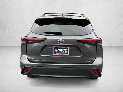 Magnetic Gray Metallic 2024 Toyota Highlander LE