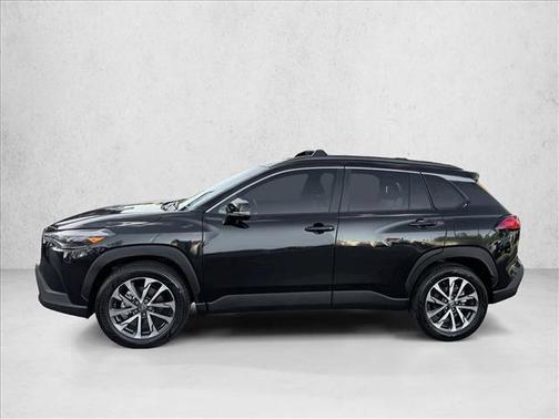 2025 Toyota Corolla Cross XLE