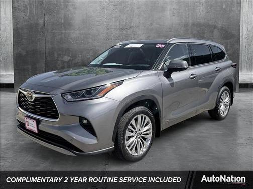 2025 Toyota Highlander Hybrid Platinum