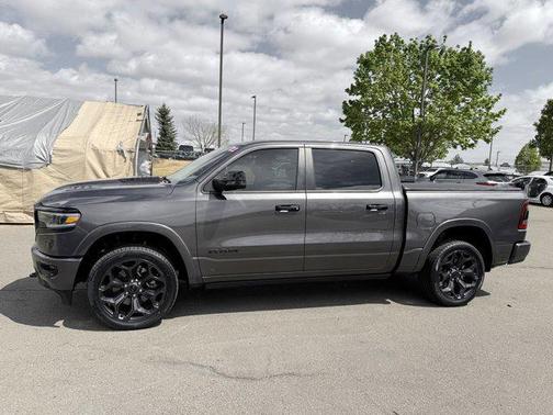 Granite Crystal Metallic Clearcoat 2023 RAM 1500 Limited