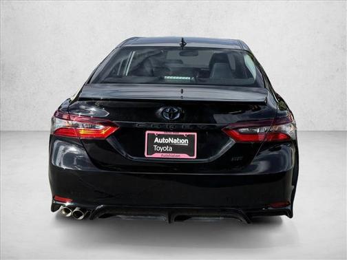 2024 Toyota Camry Hybrid SE