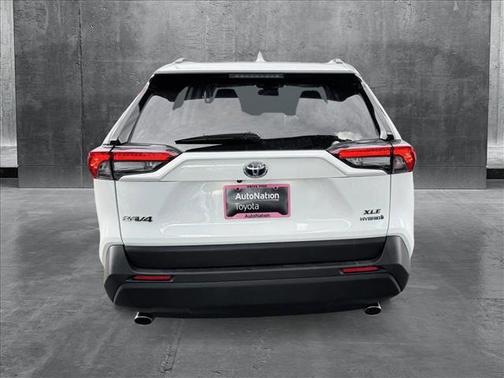 2024 Toyota RAV4 Hybrid XLE