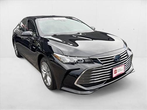 2019 Toyota Avalon Hybrid XLE