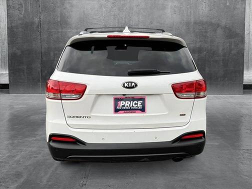 2016 Kia Sorento LX