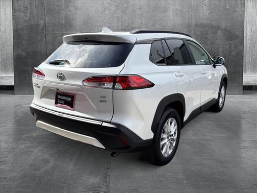 2024 Toyota Corolla Cross LE