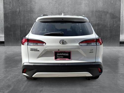 2024 Toyota Corolla Cross LE