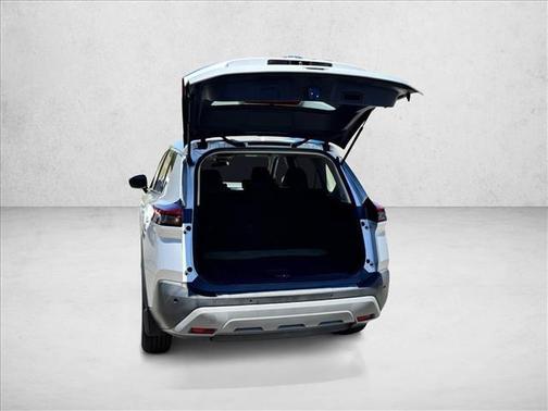 Brilliant Silver Metallic 2021 Nissan Rogue SV