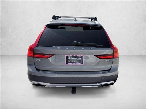 2017 Volvo V90 Cross Country T6