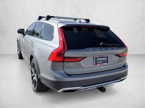 2017 Volvo V90 Cross Country T6