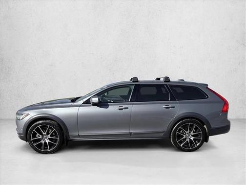 2017 Volvo V90 Cross Country T6