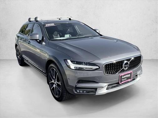 2017 Volvo V90 Cross Country T6