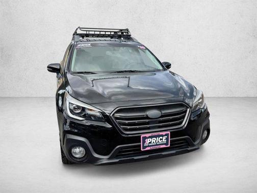 Crystal Black Silica 2018 Subaru Outback 3.6R Limited