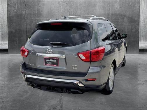 2019 Nissan Pathfinder SL
