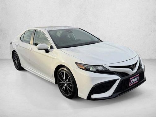 Ice Cap 2024 Toyota Camry SE