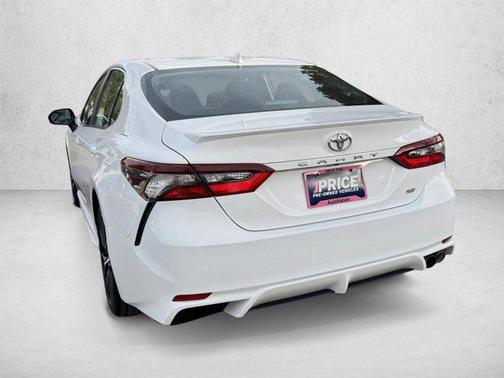 Ice Cap 2024 Toyota Camry SE