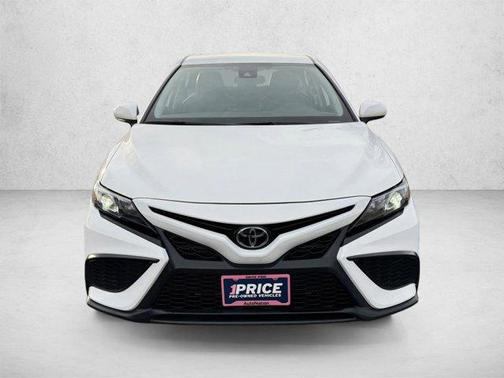 Ice Cap 2024 Toyota Camry SE