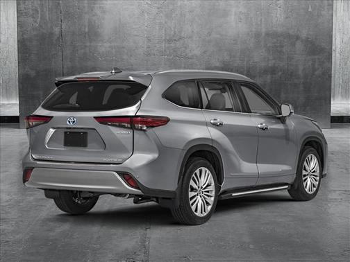 2025 Toyota Highlander Hybrid Platinum