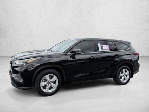 Midnight Black Metallic 2021 Toyota Highlander LE