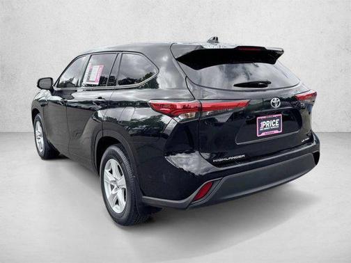Midnight Black Metallic 2021 Toyota Highlander LE