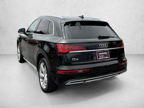 Mythos Black Metallic 2021 Audi Q5 45 Prestige