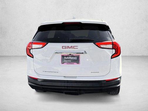Summit White 2024 GMC Terrain SLE