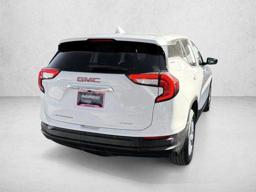 Summit White 2024 GMC Terrain SLE