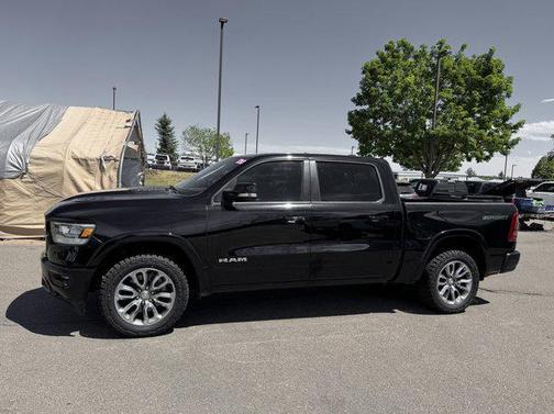 Diamond Black Crystal Pearlcoat 2020 RAM 1500 Laramie