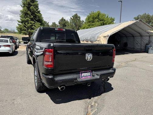 Diamond Black Crystal Pearlcoat 2020 RAM 1500 Laramie