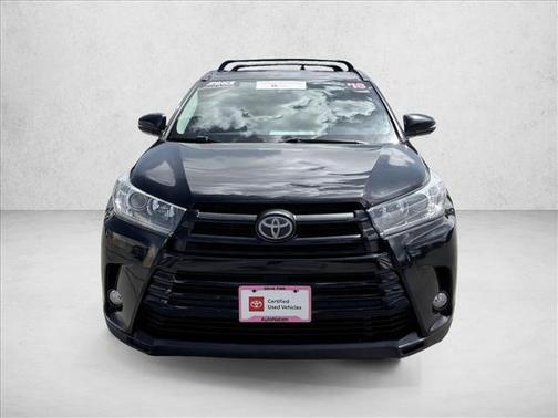 Midnight Black Metallic 2018 Toyota Highlander SE