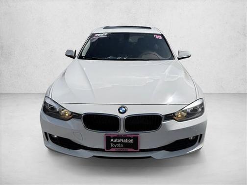 Alpine White 2015 BMW 320 i