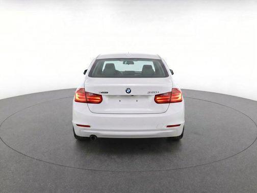 Alpine White 2015 BMW 320 i
