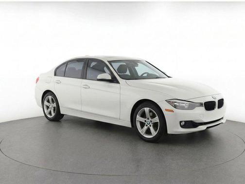 Alpine White 2015 BMW 320 i