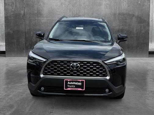 2025 Toyota Corolla Cross XLE