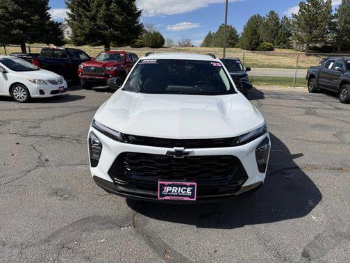 Summit White 2025 Chevrolet Trax FWD ACTIV