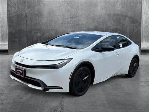 2025 Toyota Prius L