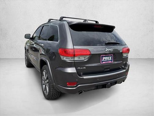 Granite Crystal Metallic Clearcoat 2017 Jeep Grand Cherokee Overland