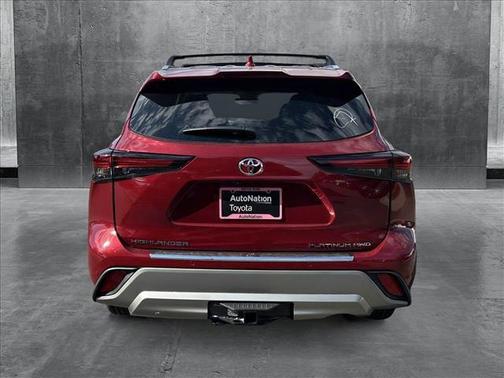 2025 Toyota Highlander Platinum