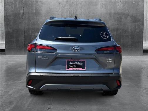 2025 Toyota Corolla Cross XLE