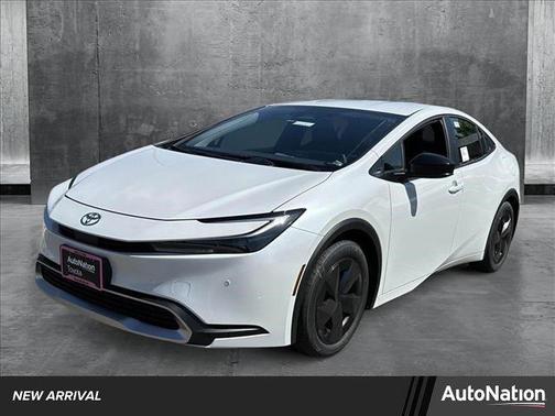 2025 Toyota Prius L