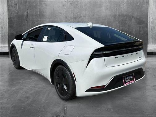 2025 Toyota Prius L
