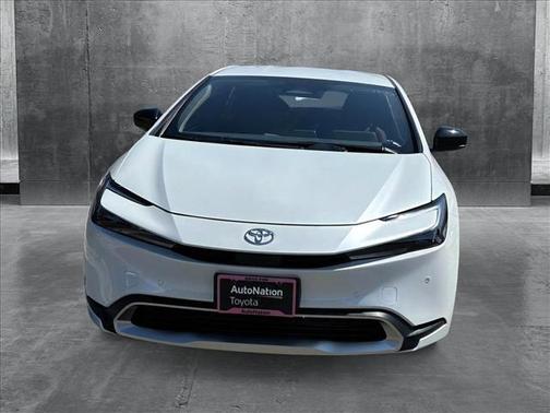 2025 Toyota Prius L
